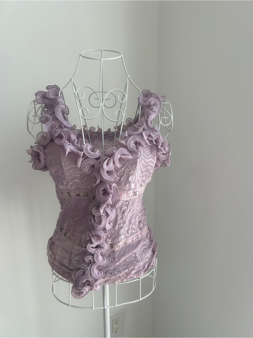 Lavender Ruffle Lace Tank Top - Women
Beautiful Feminine Details .
Vintage
